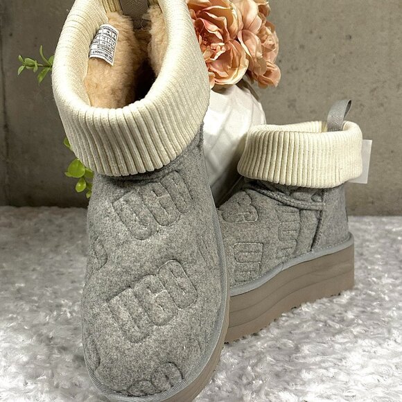 NWT UGG Classic Mini Platform Felted Grey Boots - Size 8 - Picture 1 of 9
